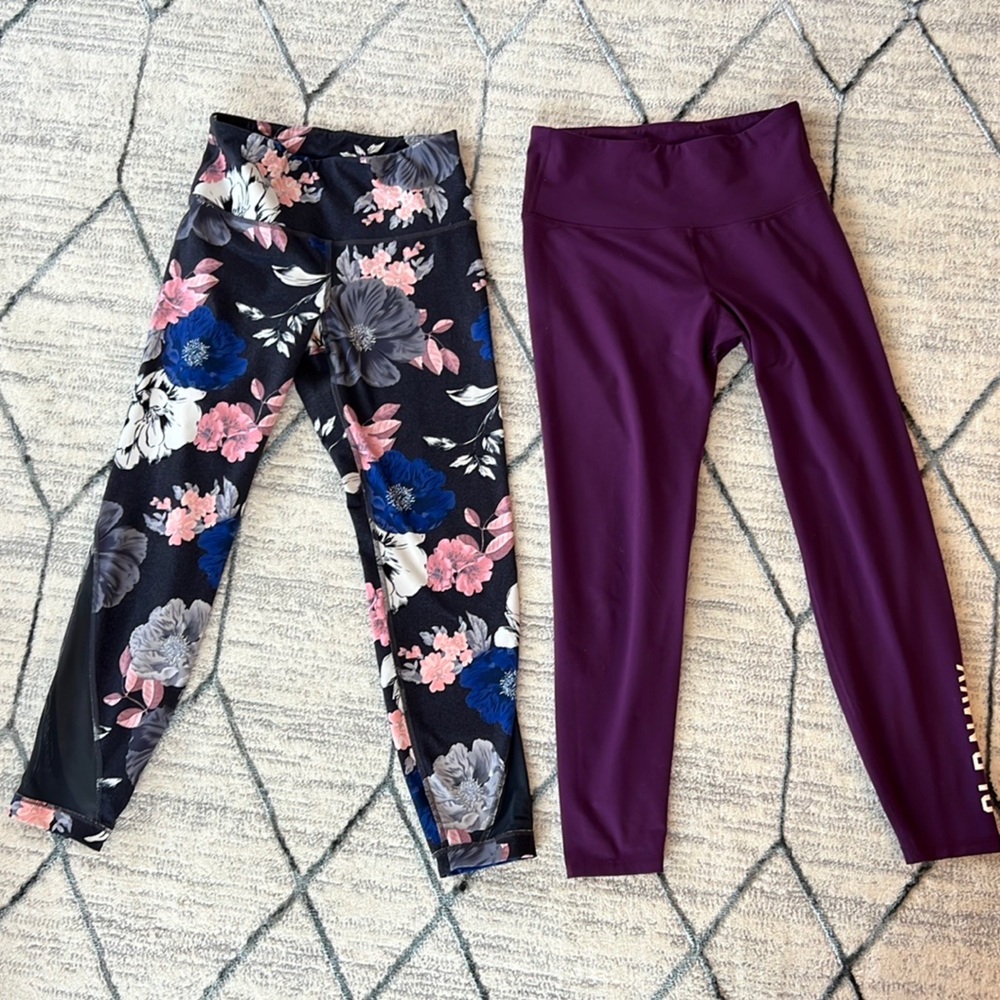 Old Navy Active Leggings 2 pair bundle Womens Size Medium floral & purple